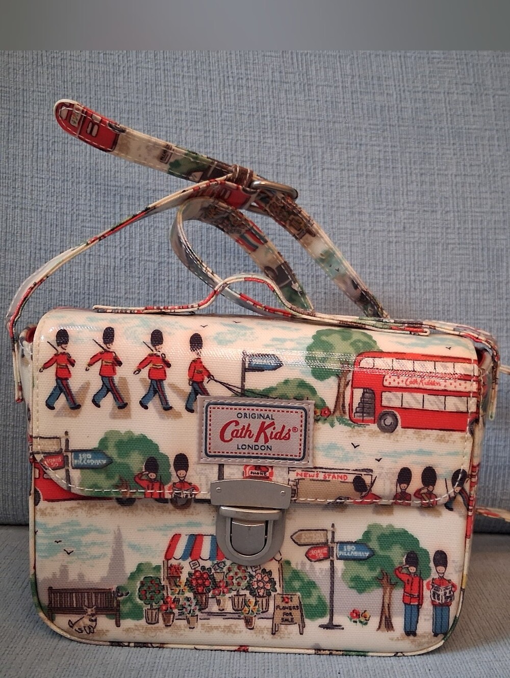 Cath Kidston Cream London Scene Small Purse Handbag with Strap
